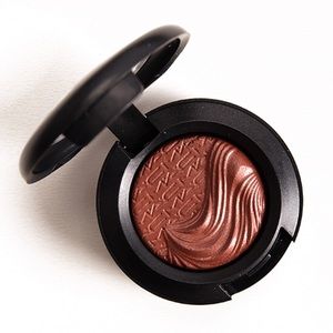 MAC Extra Dimension Eyeshadow- Amorous Alloy